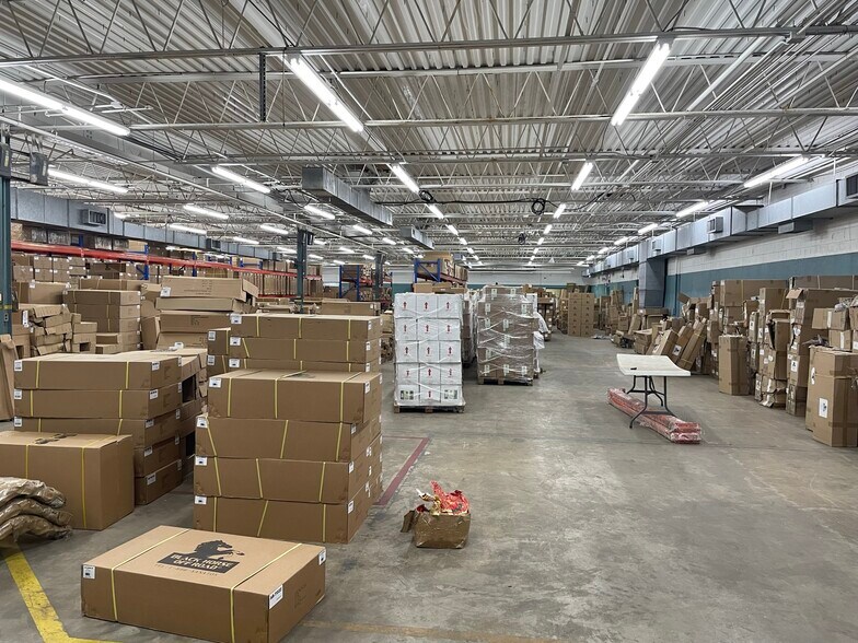 More Photos Of 101 W New St, Pink Hill Warehouse For Sale