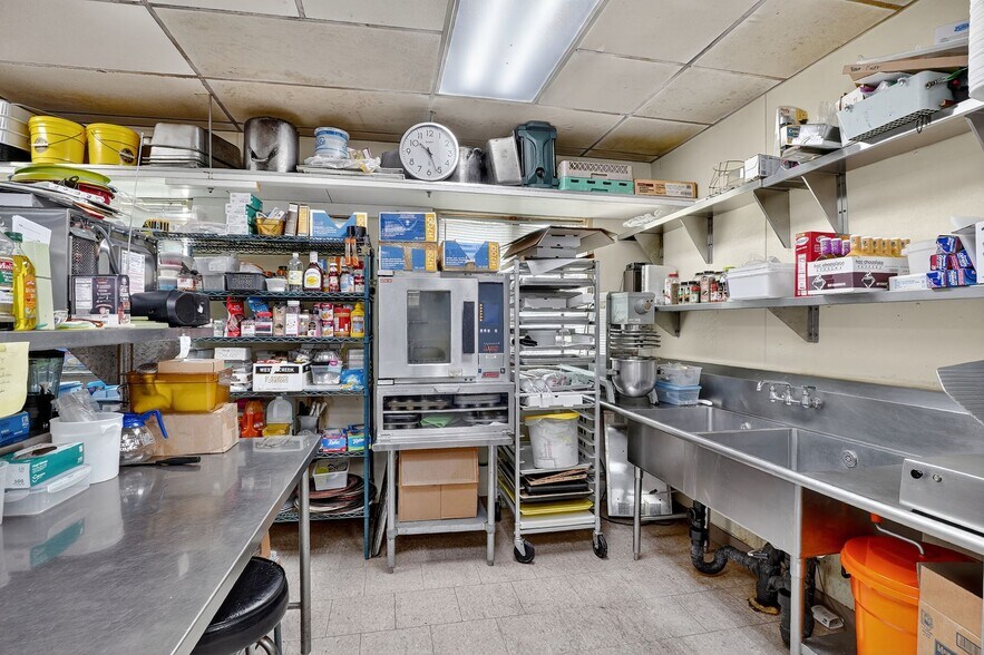 More Photos Of 550 McKeesport Rd, Elizabeth Freestanding For Sale