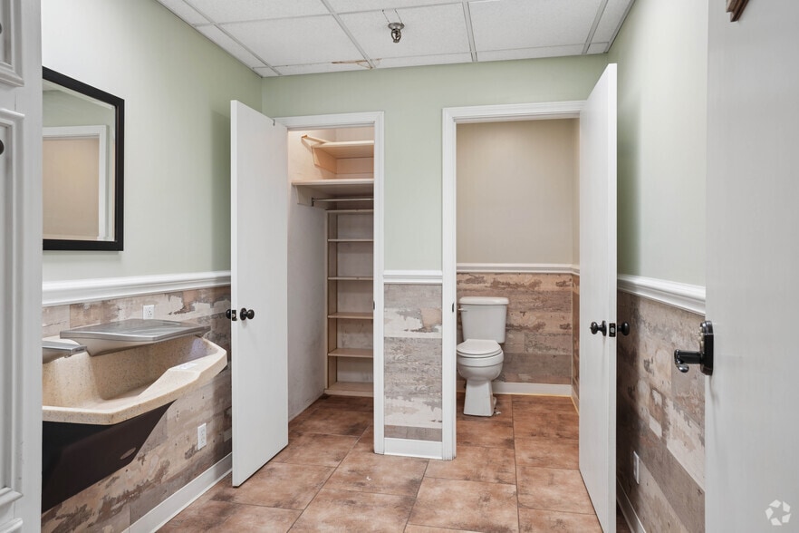 More Photos Of 105 Scr 25, Taylorsville Manufacturing For Sale