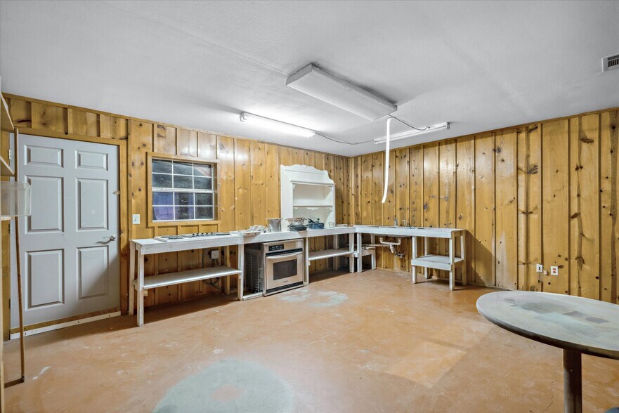 More Photos Of 21540 Interstate 20 & Hwy 64, Canton Warehouse For Sale