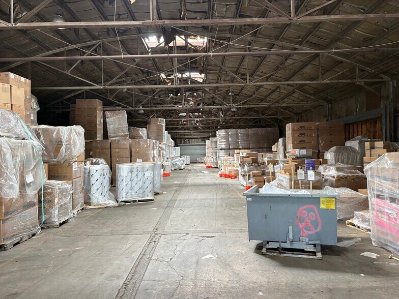 More Photos Of 1 Chicago Ave, Elizabeth Warehouse For Sale