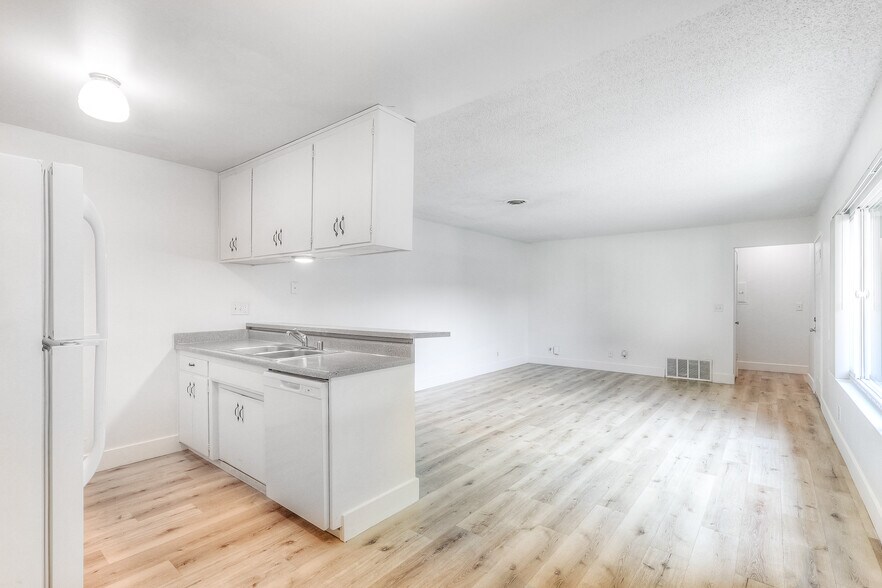 More Photos Of 1445 W 3rd St, Chico Apartments For Sale