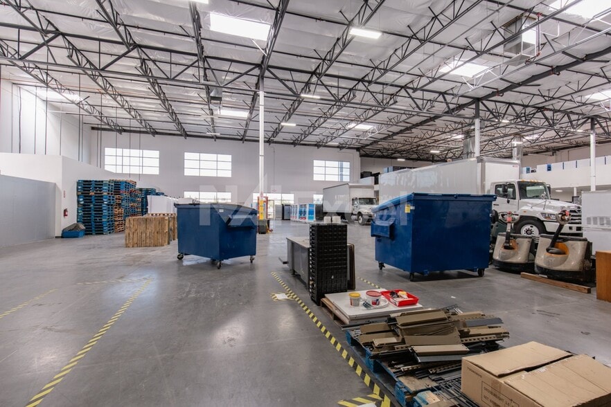 More Photos Of 7925 W Arby Ave, Las Vegas Distribution For Sale