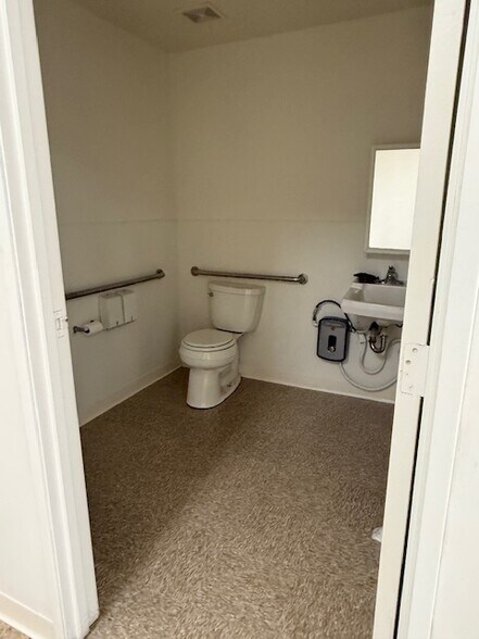 More Photos Of 730-740 N Long Beach Blvd, Long Beach Storefront For Lease