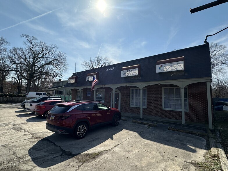 More Photos Of 8459 Chesapeake Blvd, Norfolk Flex For Lease