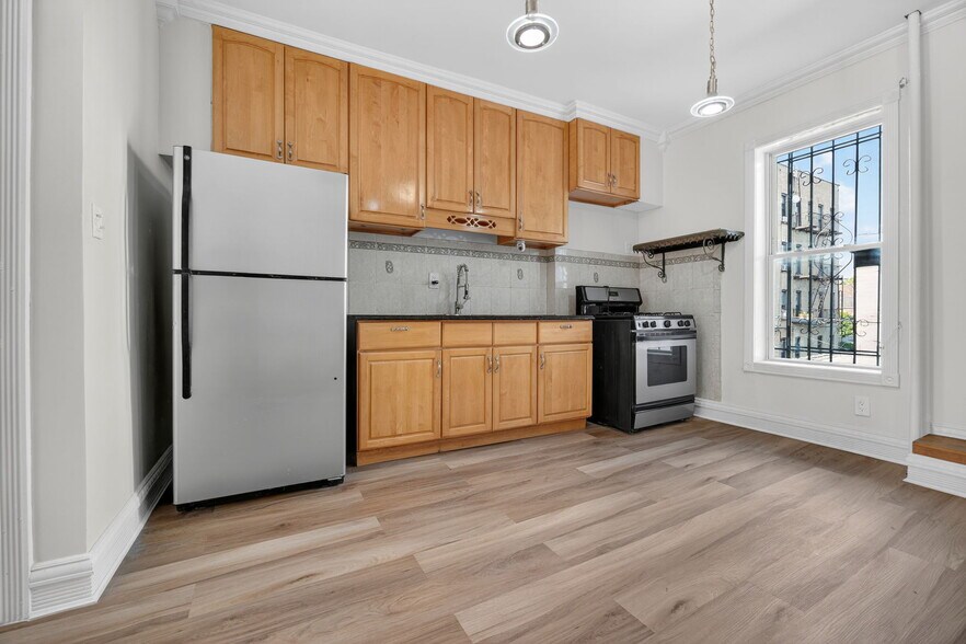 More Photos Of 341 E 51st St, Brooklyn Apartments For Sale
