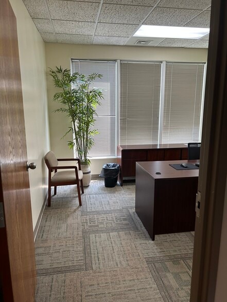 More Photos Of 101 Bradford Rd, Wexford Medical For Lease