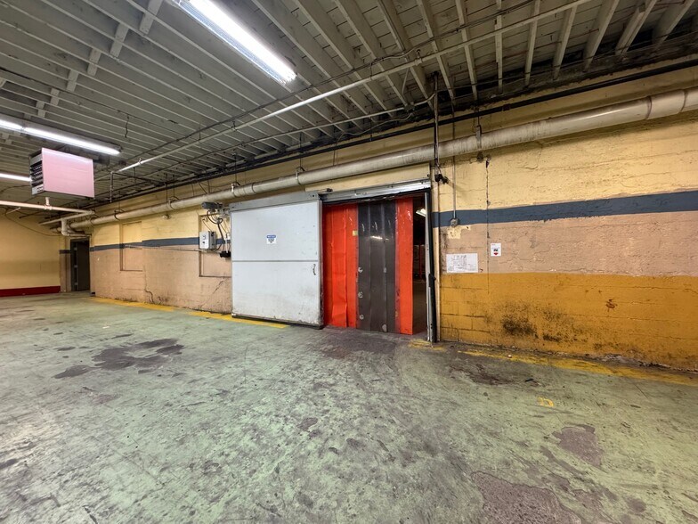 More Photos Of 195 Hudson St, Cornwall-on-Hudson Distribution For Lease