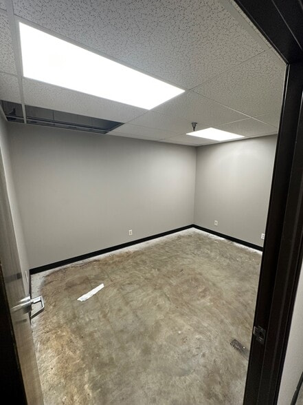 More Photos Of 255 S Navigation Blvd, Corpus Christi Truck Terminal For Lease