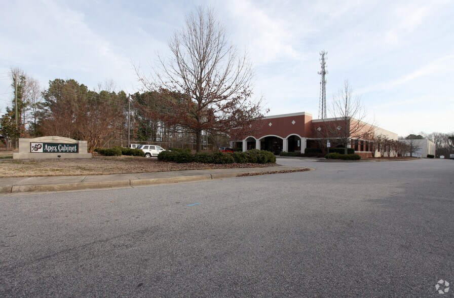 More Photos Of 1051 Schieffelin Rd, Apex Office For Lease