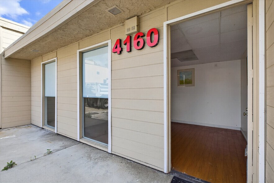 More Photos Of 4160 Verdugo Rd, Los Angeles Office For Lease