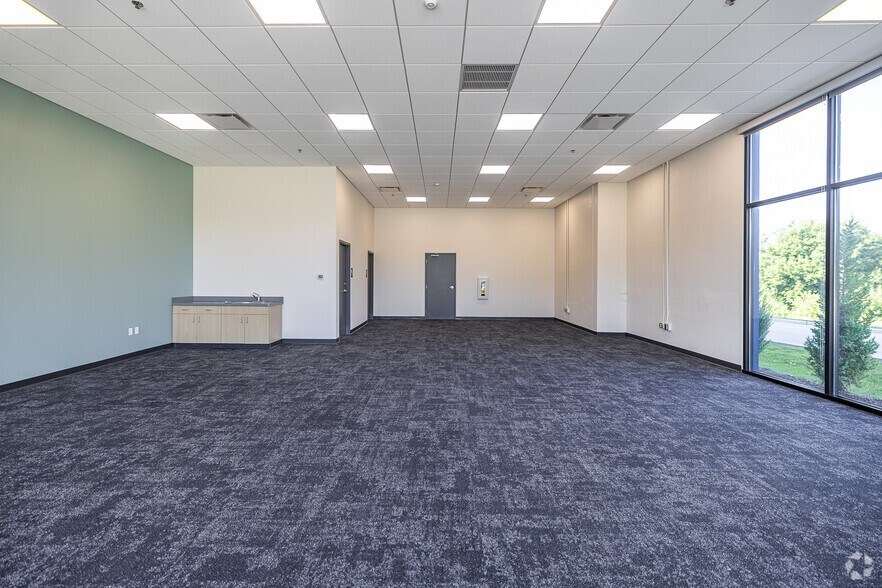 More Photos Of 13301 4 Mile Rd, Caledonia Warehouse For Lease