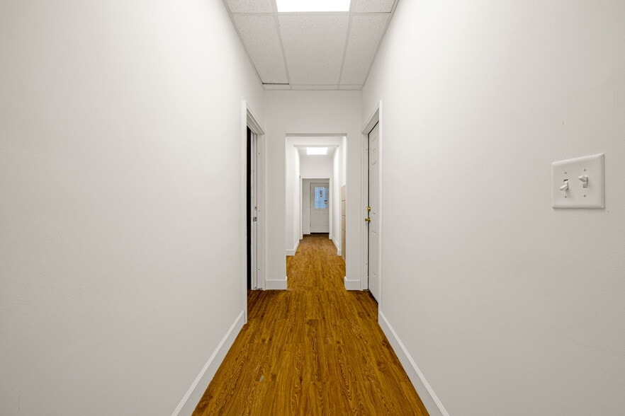 More Photos Of 282 Malibu St, Castle Rock Light Manufacturing For Sale