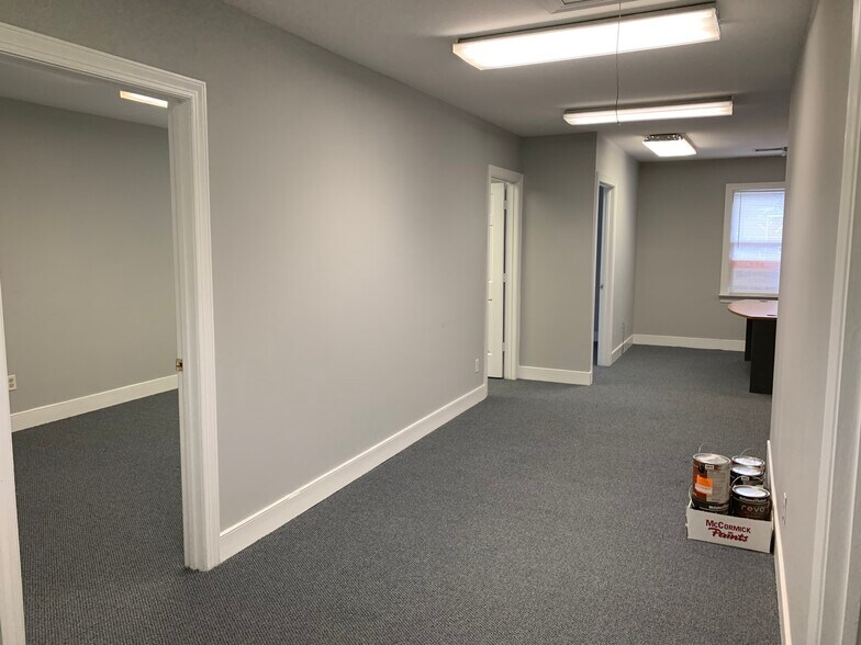 More Photos Of 3108 N Parham Rd, Richmond Office For Lease