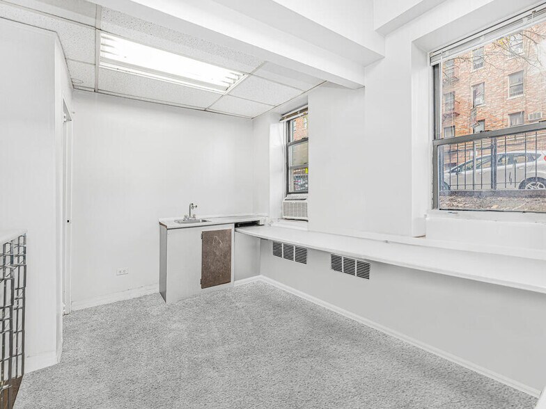 More Photos Of 665 Thwaites Pl, Bronx Apartments For Lease