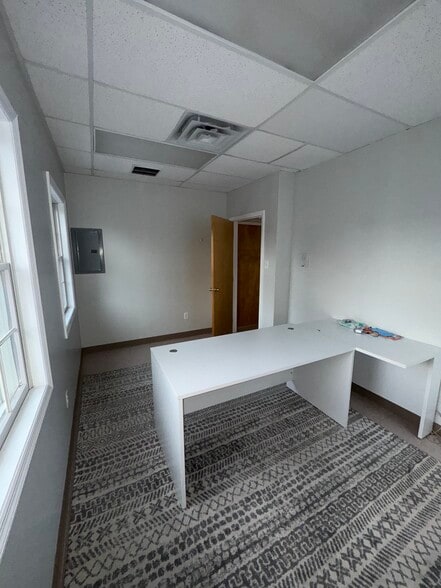 More Photos Of 401 Bloomingdale Rd, Staten Island Office For Sale
