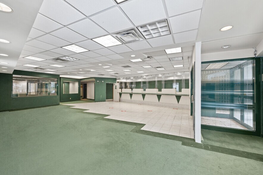 More Photos Of 755 Forest Ave, Staten Island Storefront Retail Residential For Lease