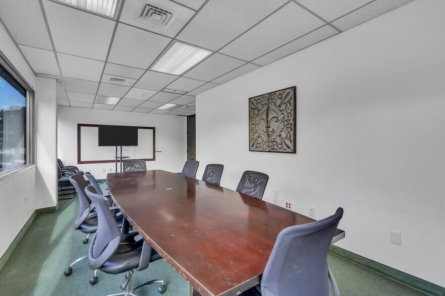 More Photos Of 788 Shrewsbury Ave, Tinton Falls Office For Sale