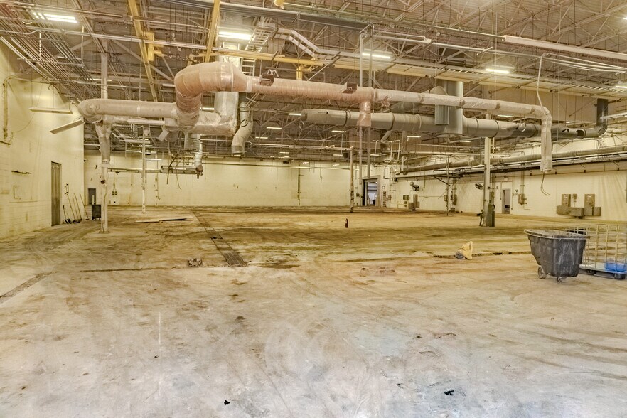 More Photos Of 4611 Wiseman Blvd, San Antonio Manufacturing For Sale