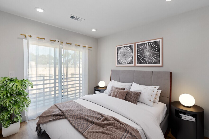 More Photos Of 1726 Menlo Ave, Los Angeles Apartments For Sale