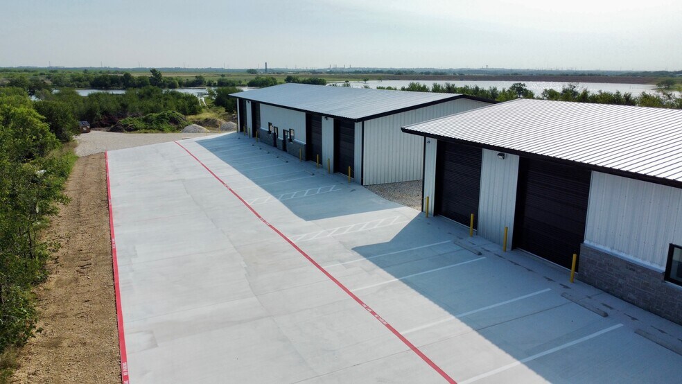 More Photos Of 1247 Watson E Ln, New Braunfels Warehouse For Lease
