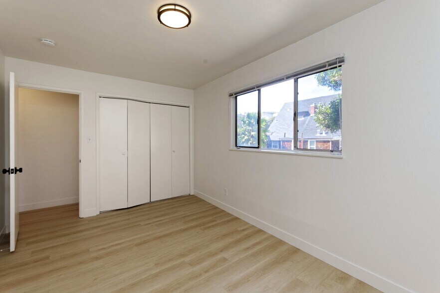 More Photos Of 407 Vernon St, Oakland Apartments For Sale