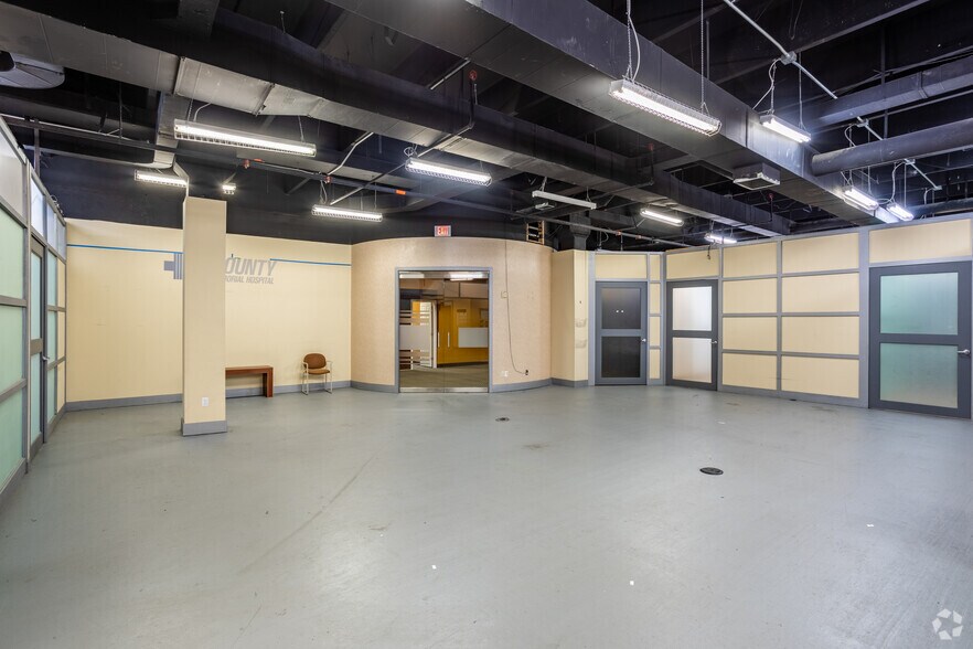 More Photos Of 3350 Greenbriar Pky SW, Atlanta Movie Radio TVStudio For Lease