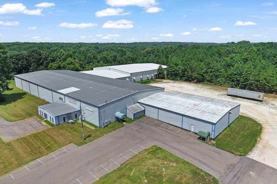 Primary Photo Of 456 Swanson Dr, Dresden Warehouse For Lease