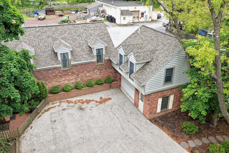 More Photos Of 42 Kitty Ln, Phoenixville Flex For Lease