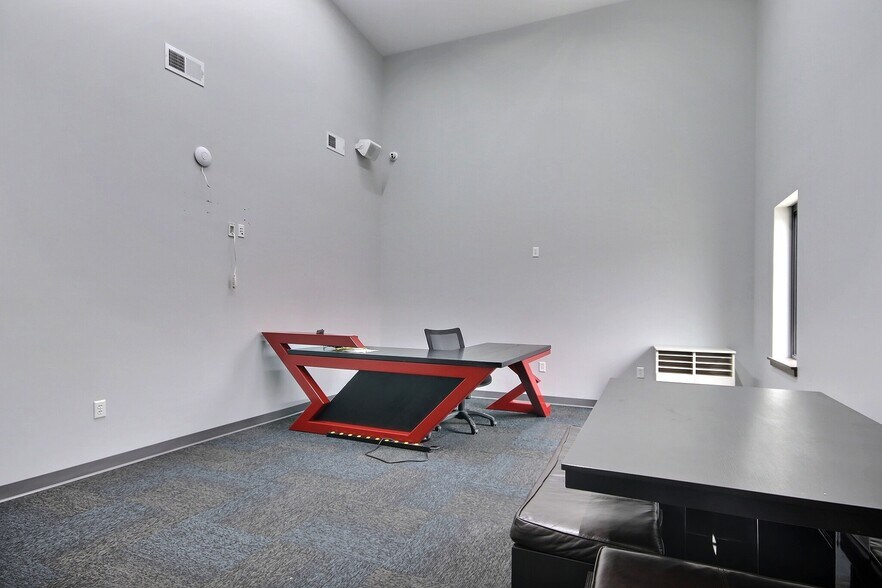 More Photos Of 2379 N Main St, Bluffton Loft Creative Space For Sale