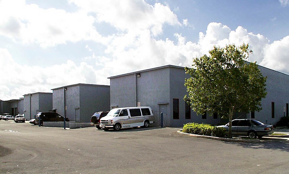 More Photos Of 1101-1197 Sawgrass Corporate Pky, Sunrise Light Manufacturing For Lease