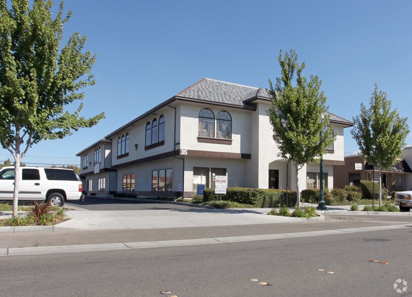 Primary Photo Of 35 E 10th St, Tracy Office For Lease