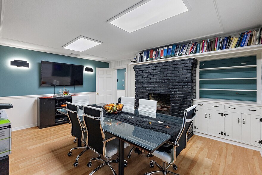 More Photos Of 4100 Central Ave, Saint Petersburg Office For Sale