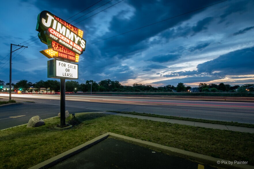 More Photos Of 551 S 8th St, West Dundee Restaurant For Sale