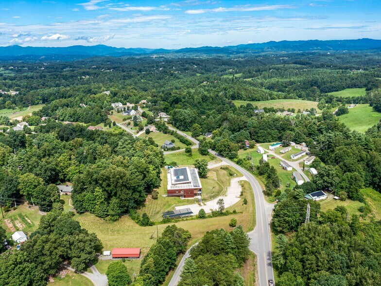 More Photos Of 76 Jupiter Rd, Weaverville Manufacturing For Lease
