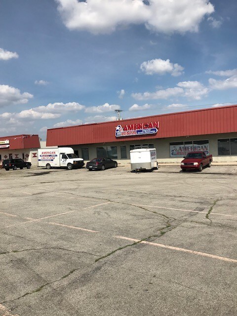 More Photos Of 3000-3124 N Granville Ave, Muncie Storefront For Lease