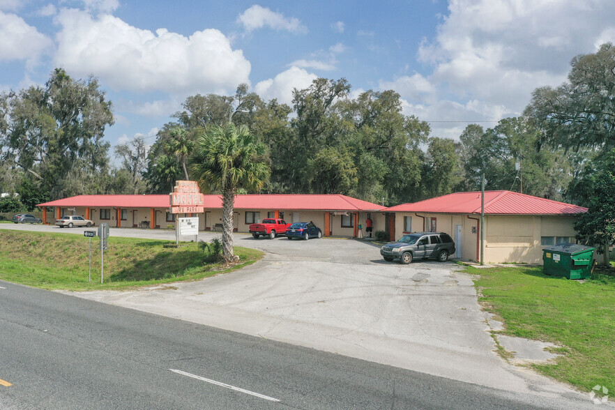 Primary Photo Of 17575 N US Highway 301, Citra Hotel For Sale