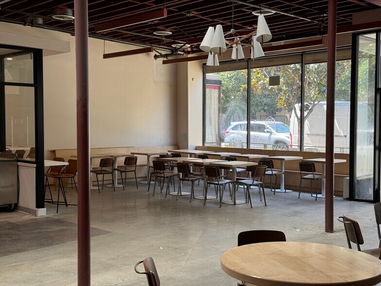 More Photos Of 11016 Magnolia Blvd, North Hollywood Restaurant For Sale