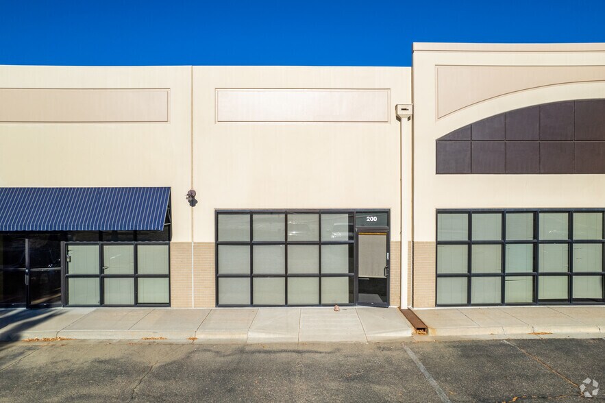 More Photos Of 8600 Park Meadows Dr, Lone Tree Showroom For Lease