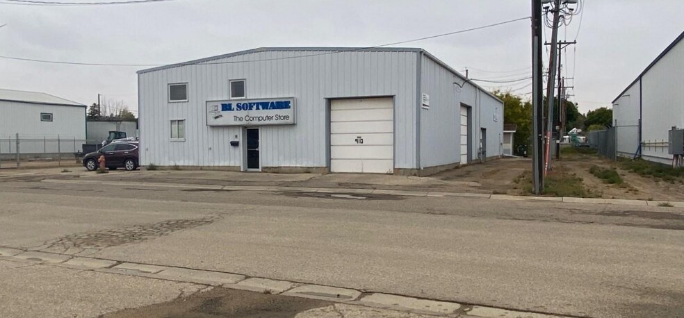 Primary Photo Of 910 Fairford St W, Moose Jaw Storefront For Sale