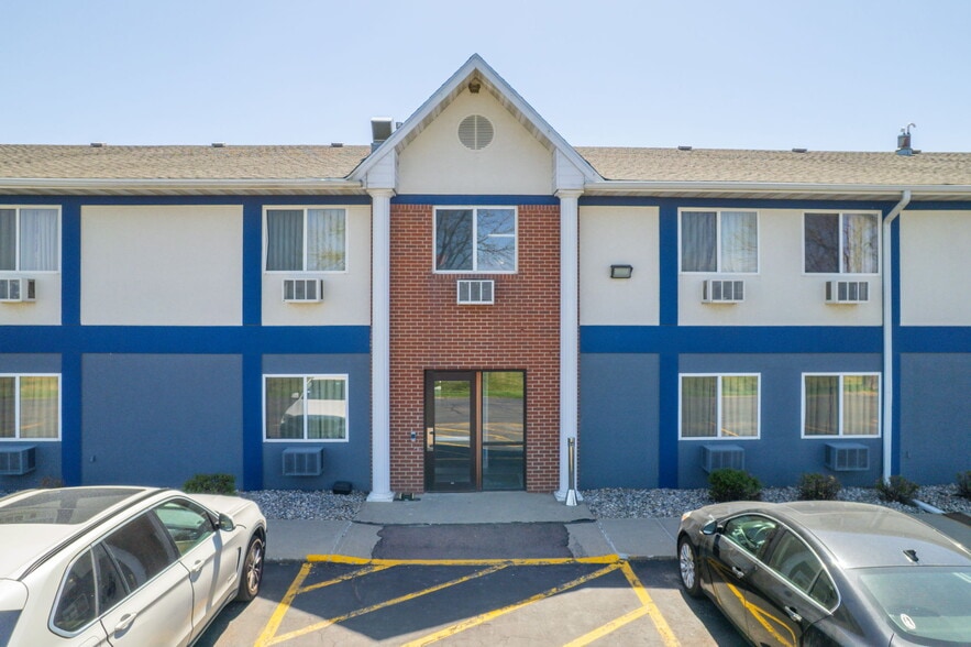 More Photos Of 3000 Singing Hills Blvd, Sioux City Hotel For Sale
