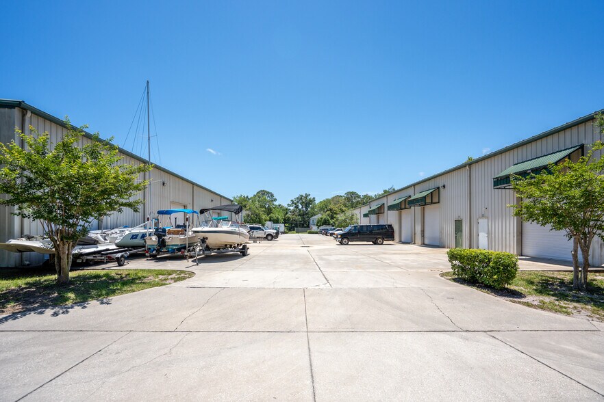 More Photos Of 56 S Dixie Hwy, Saint Augustine Warehouse For Lease