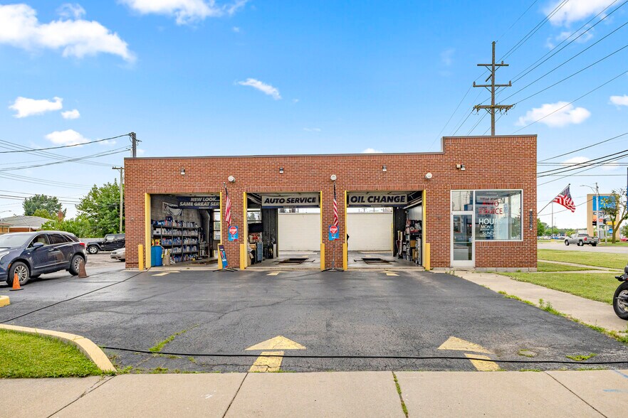 More Photos Of 8332 E 12 Mile Rd, Warren Service Station For Sale