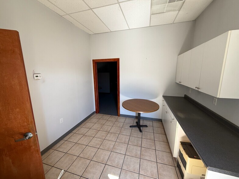 More Photos Of 120A S White Horse Pike, Hammonton Unknown For Lease
