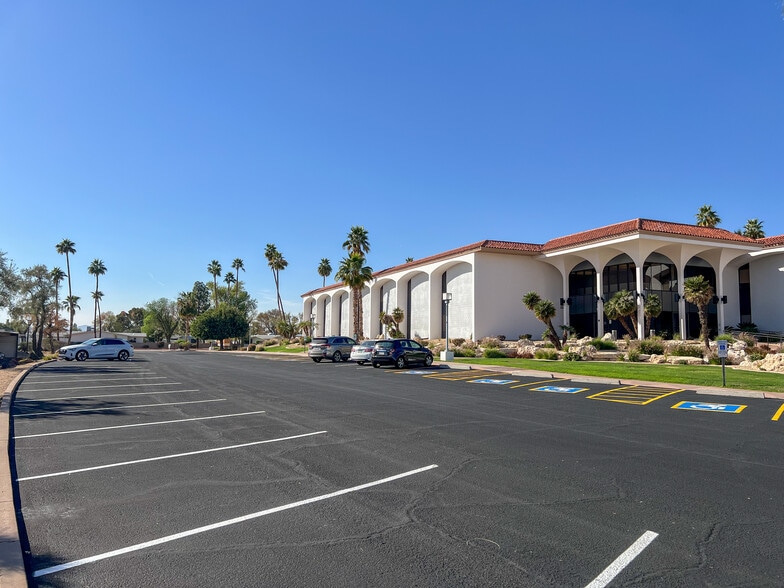 More Photos Of 17220 N Boswell Blvd, Sun City Unknown For Lease