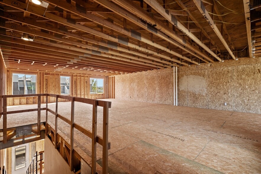 More Photos Of 80 W Center St, La Verkin Light Manufacturing For Sale