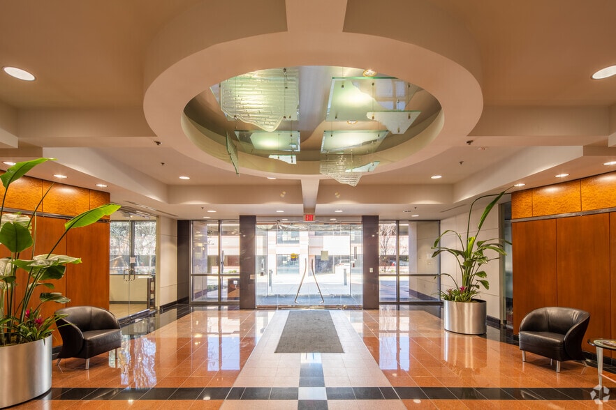 More Photos Of 14567 N Outer Forty, Chesterfield Office For Lease