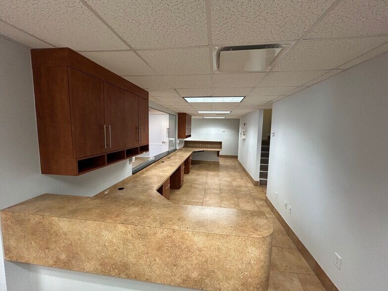 More Photos Of 37914 Daughtery Rd, Zephyrhills Medical For Sale