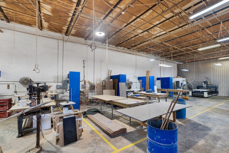 More Photos Of 7725 W 2nd Ct, Hialeah Warehouse For Sale