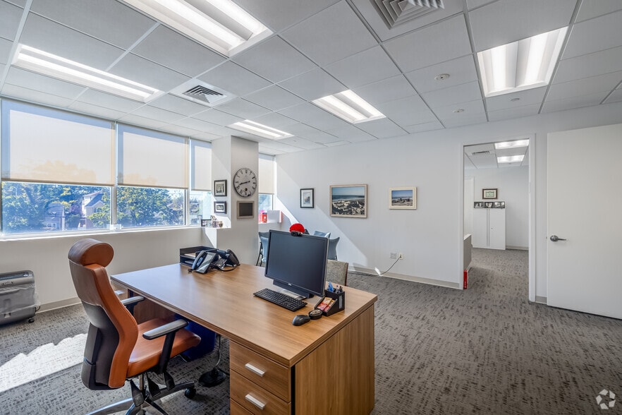 More Photos Of 60-15 Little Neck Pky, Little Neck Light Distribution For Lease